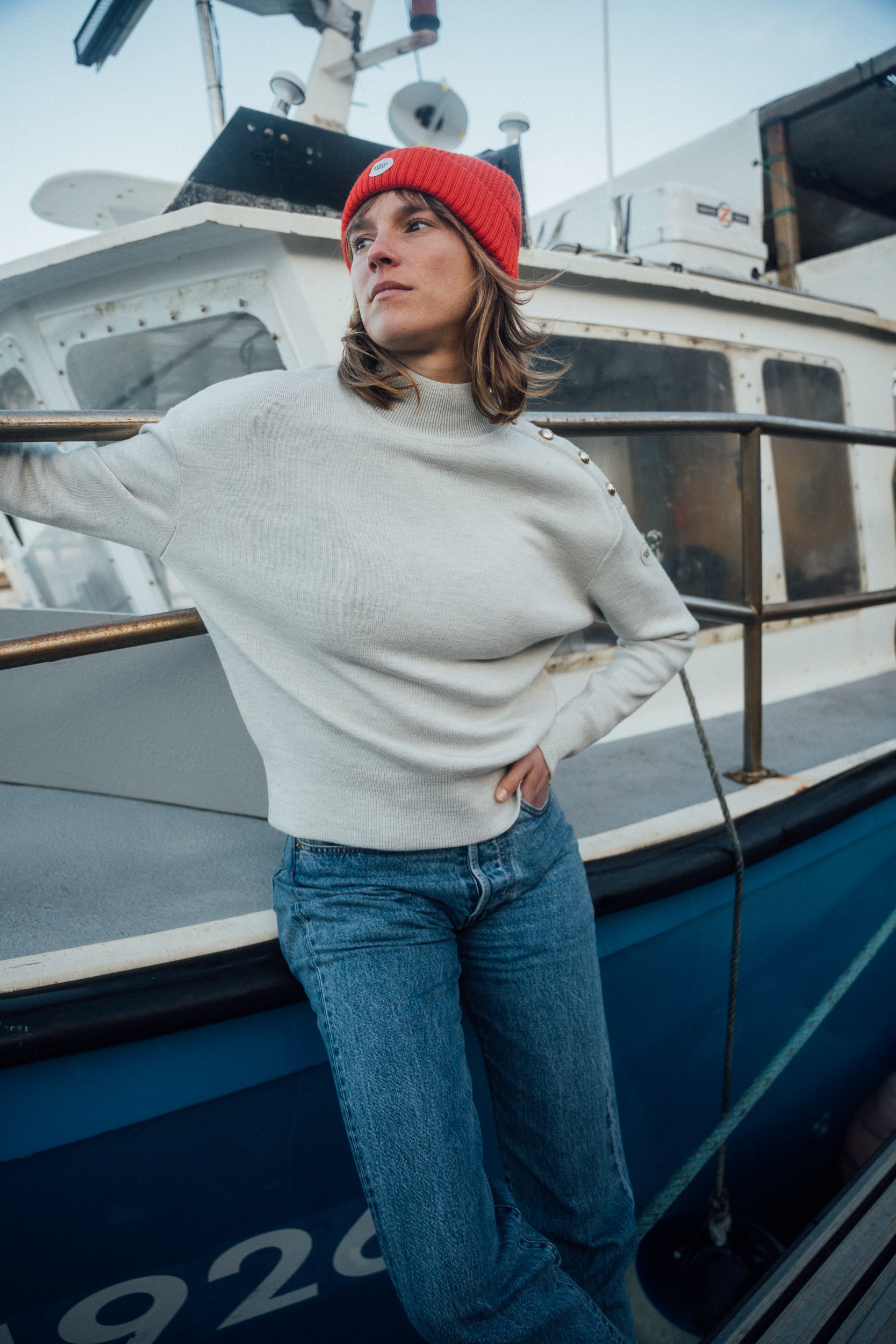 WIDE HIGH COLLAR SWEATER