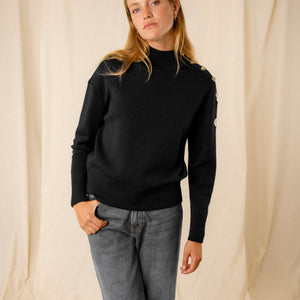 WIDE HIGH COLLAR SWEATER