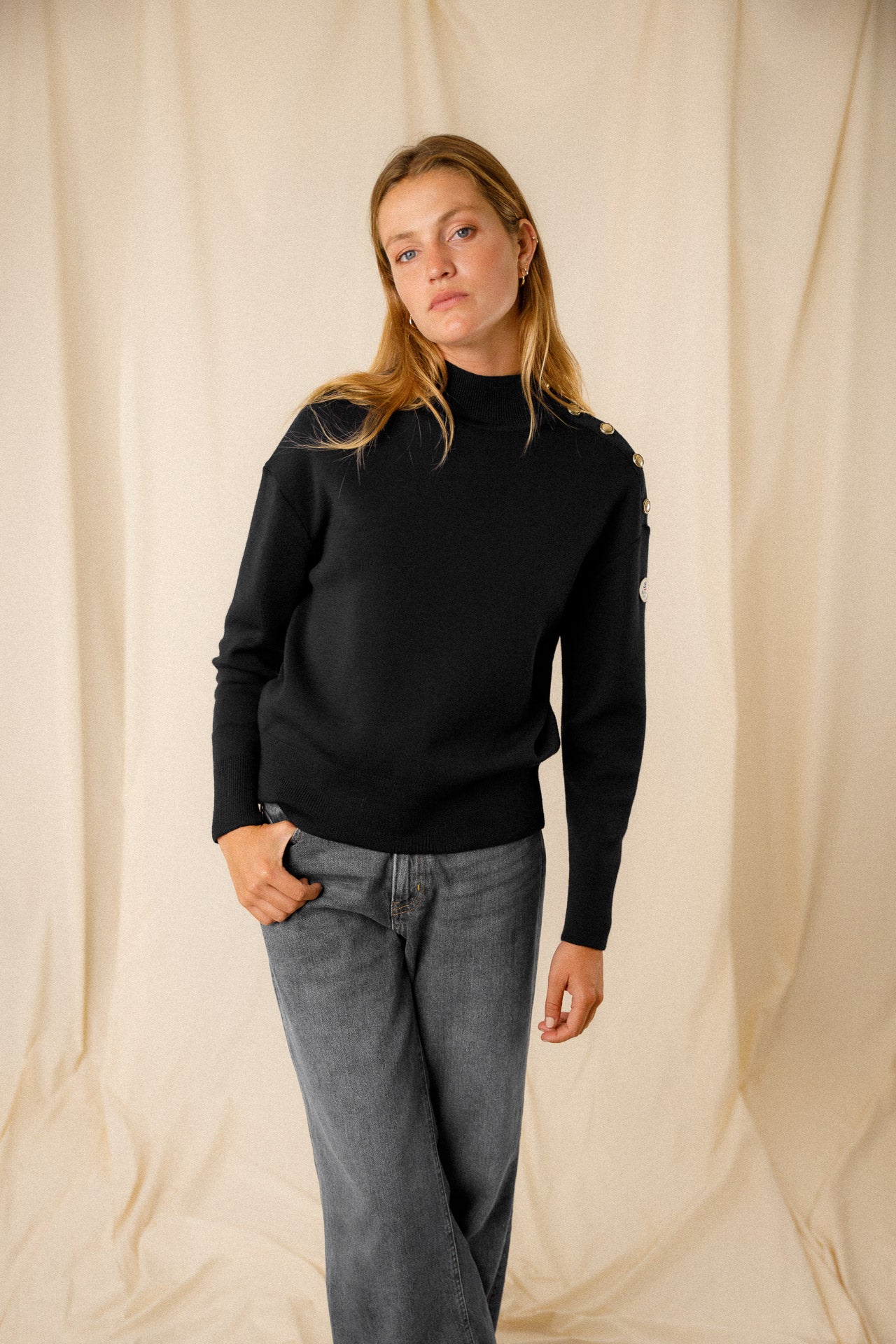 WIDE HIGH COLLAR SWEATER