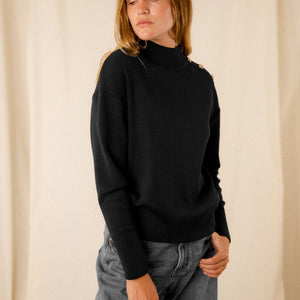WIDE HIGH COLLAR SWEATER