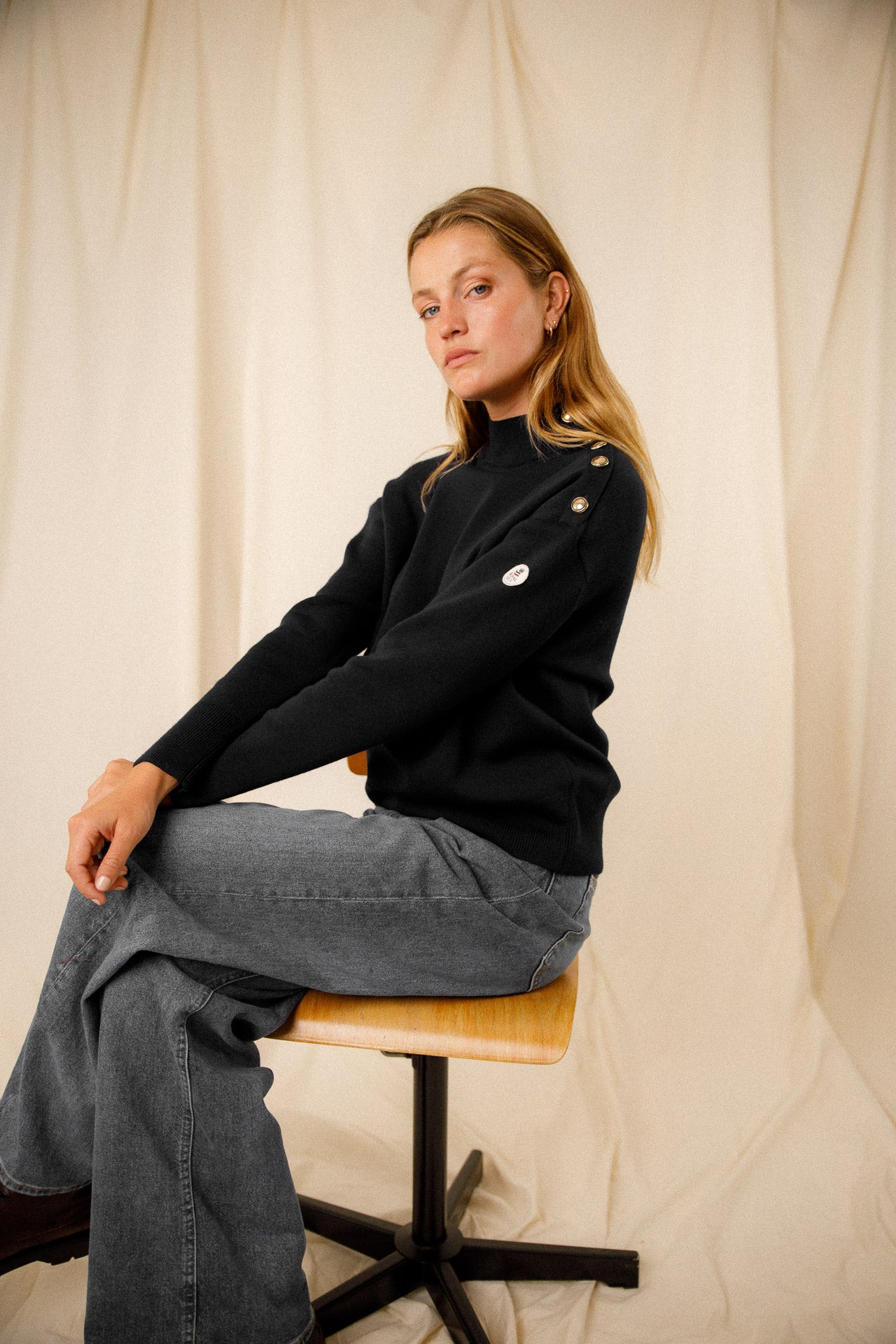 WIDE HIGH COLLAR SWEATER