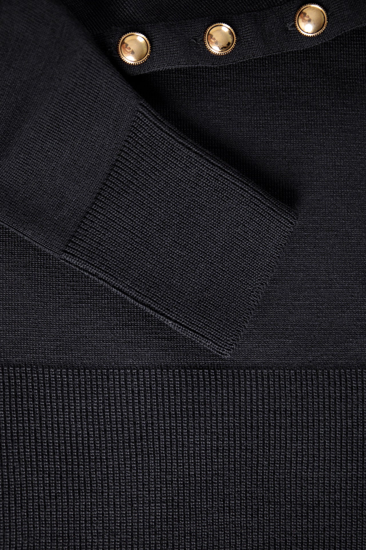 WIDE HIGH COLLAR SWEATER