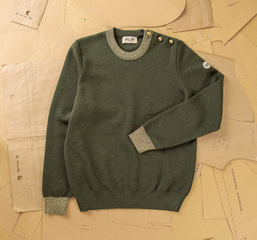 COMFORTABLE VOLUME SAILOR NECK SWEATER