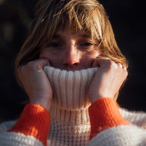 LOOSE VOLUME TURTLENECK SWEATER