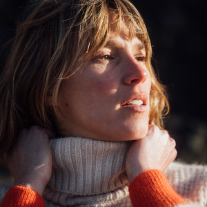 LOOSE VOLUME TURTLENECK SWEATER