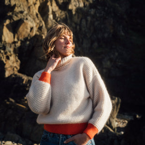 LOOSE VOLUME TURTLENECK SWEATER