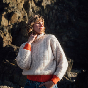 LOOSE VOLUME TURTLENECK SWEATER