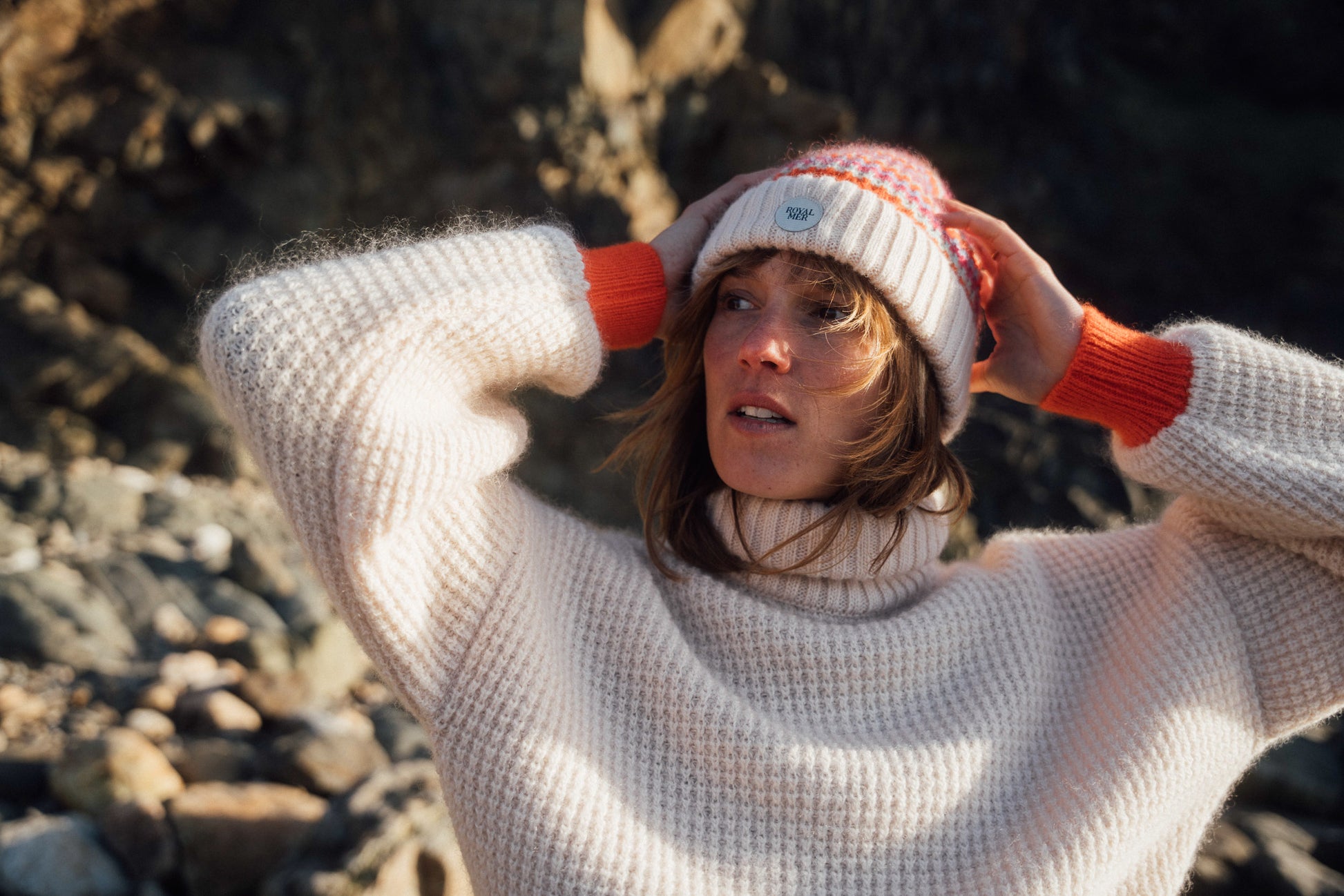LOOSE VOLUME TURTLENECK SWEATER