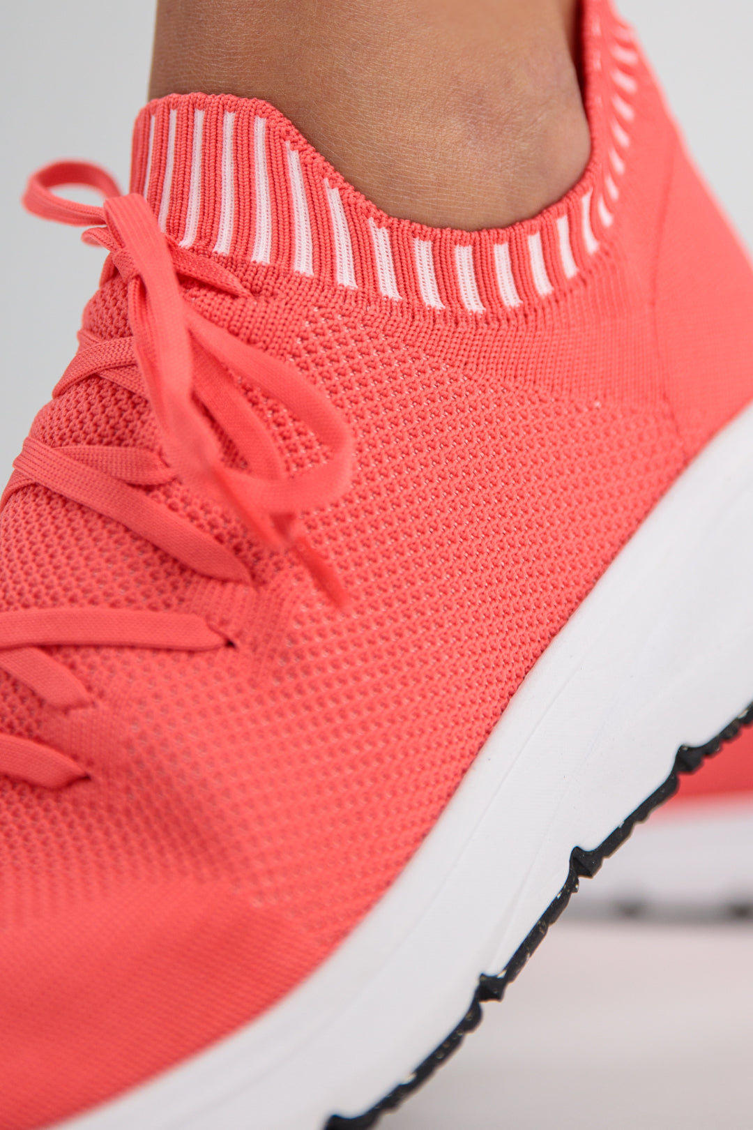 Mesh sneakers
