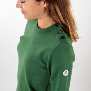 Plain sailor sweater with matte buttons