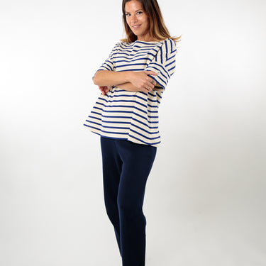 Loose and flared striped T-shirt