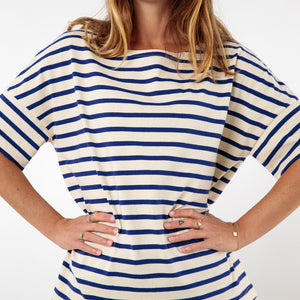 Loose and flared striped T-shirt