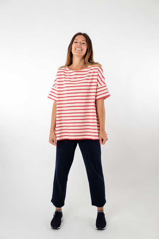 Loose and flared striped T-shirt