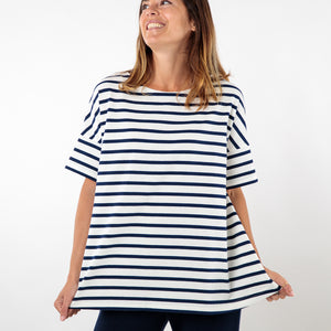 Loose and flared striped T-shirt
