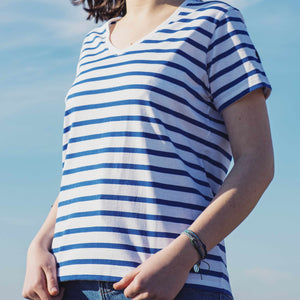 Two-tone striped v-neck t-shirt