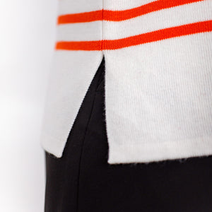 Pull rayé bicolore encolure v