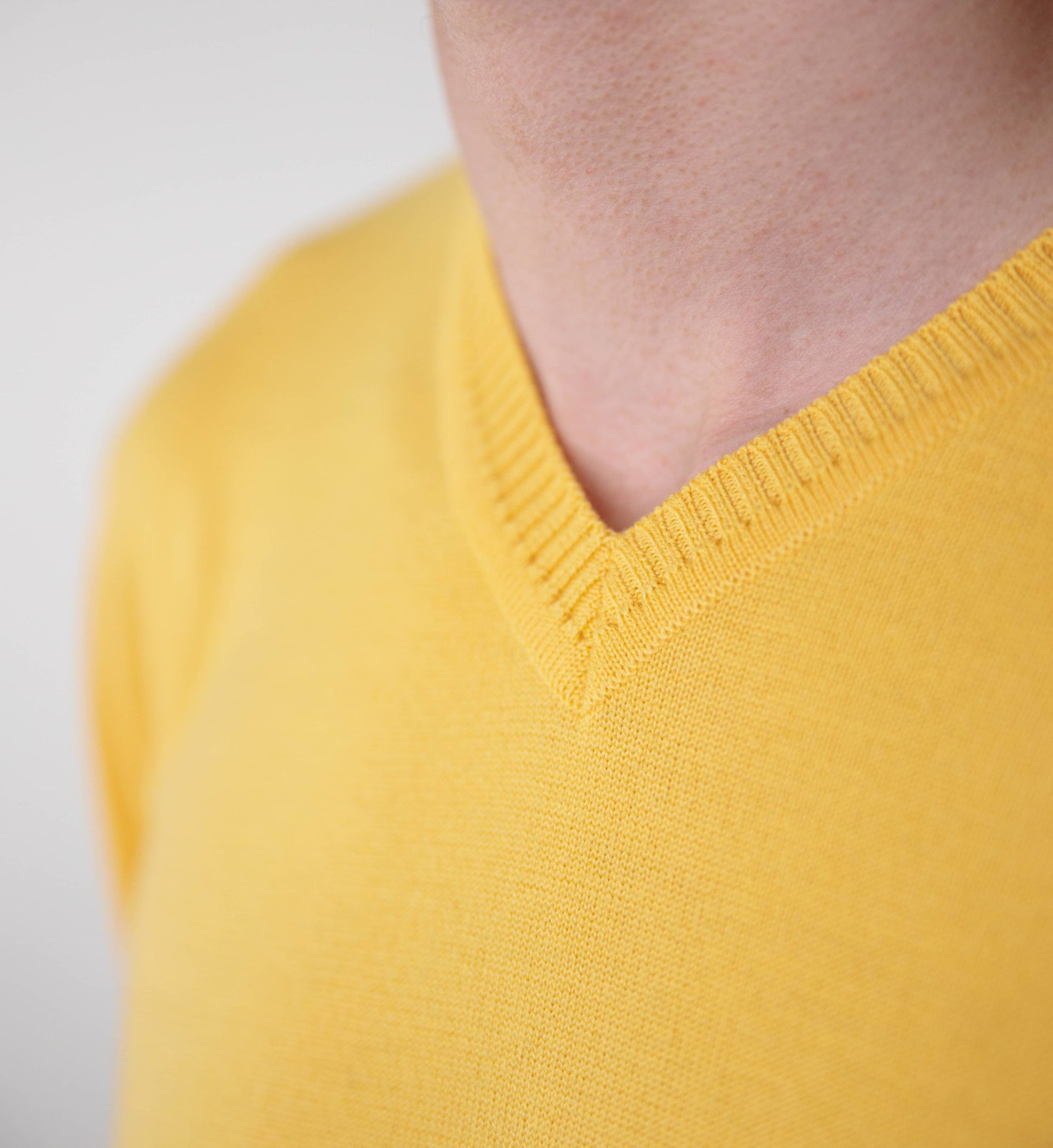Pull fin uni col v