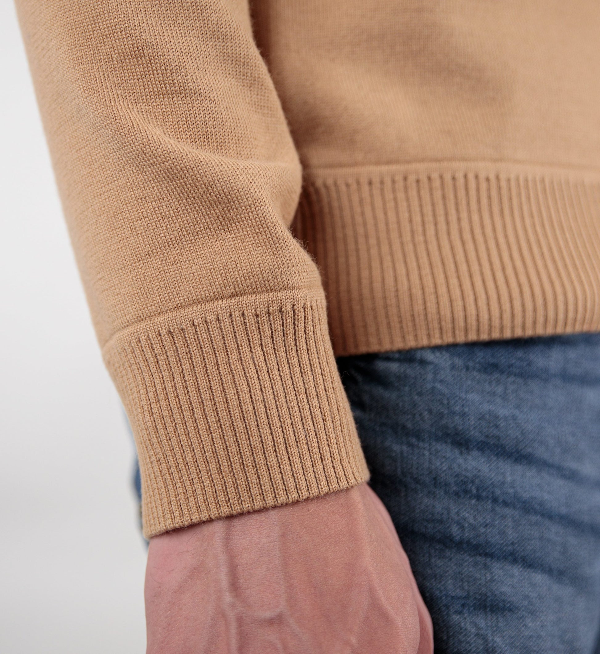 Pull fin uni col v
