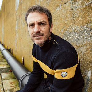 Pull marin rayure haut de corps