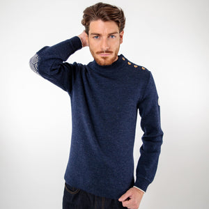 Pull marin uni coudières fantaisies