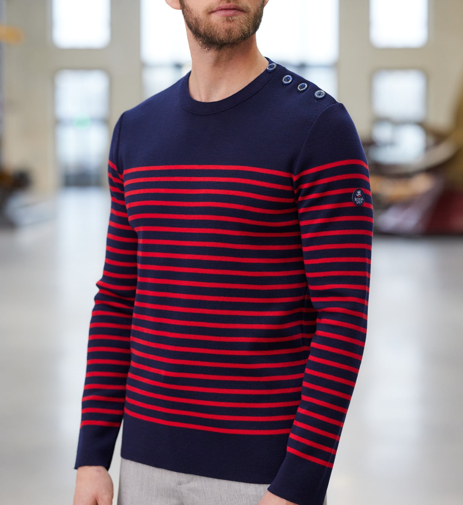 Sailor sweater with shell buttons