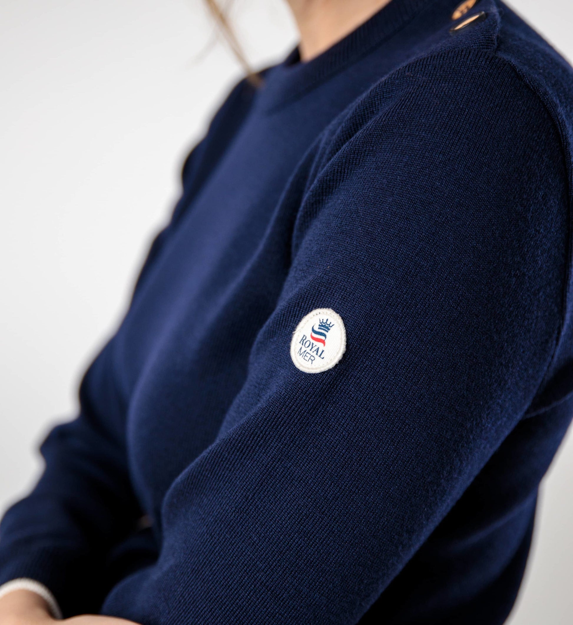 Plain sailor sweater with round neckline