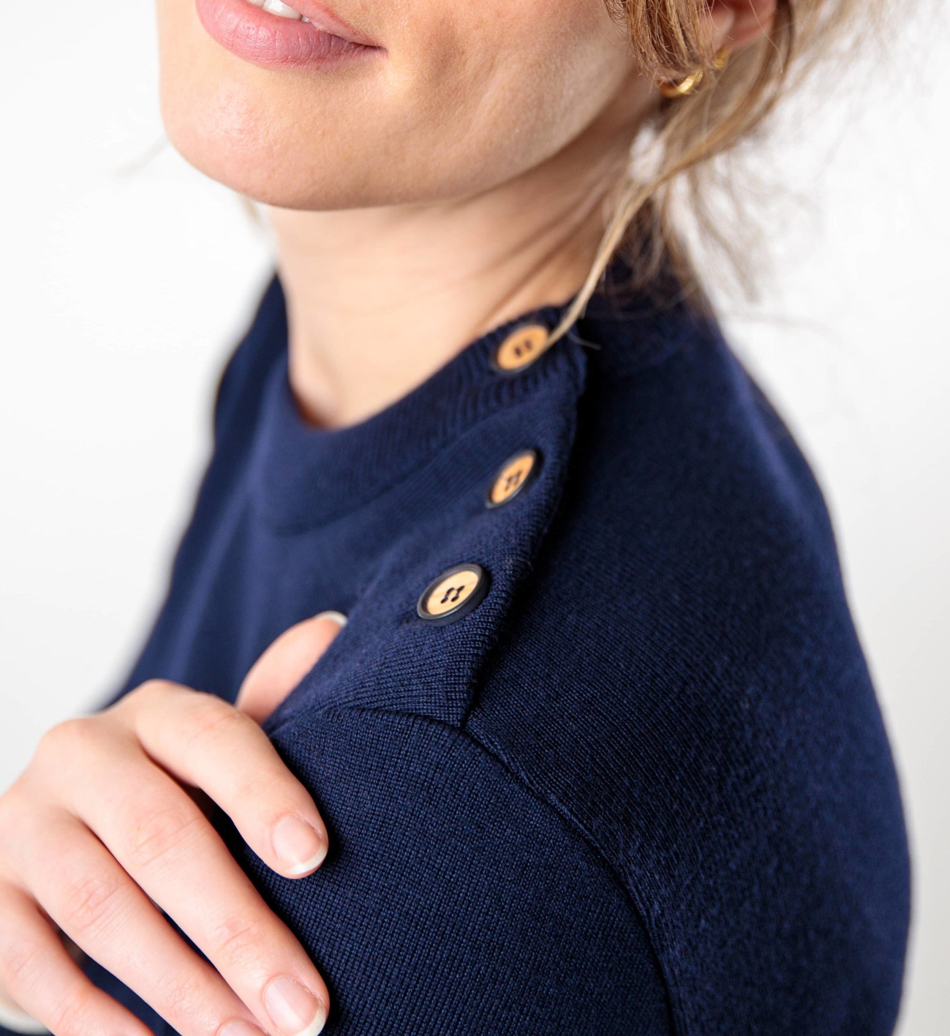 Plain sailor sweater with round neckline