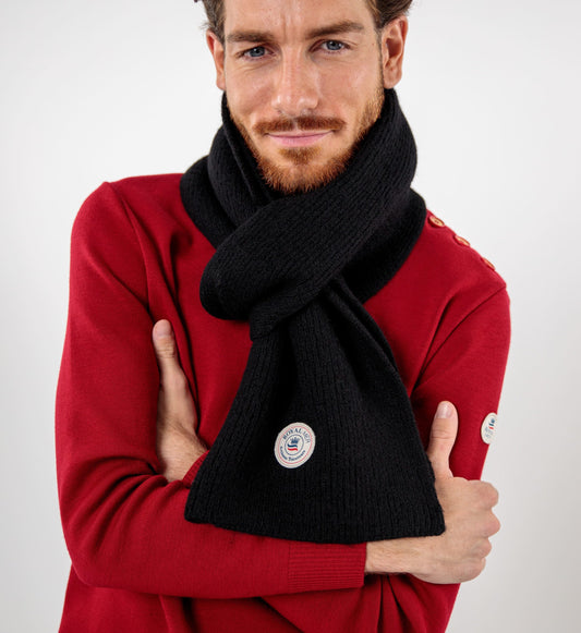 Plain scarf