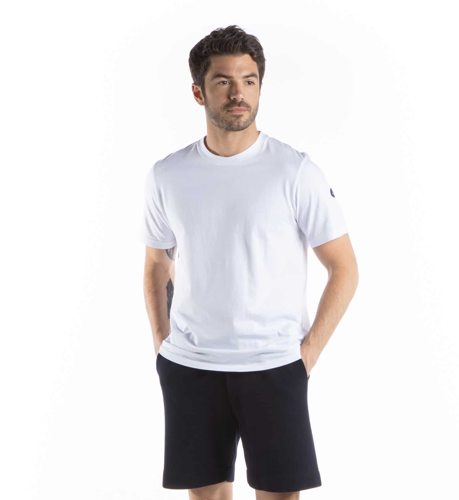Short-sleeved round-neck T-shirt in organic cotton